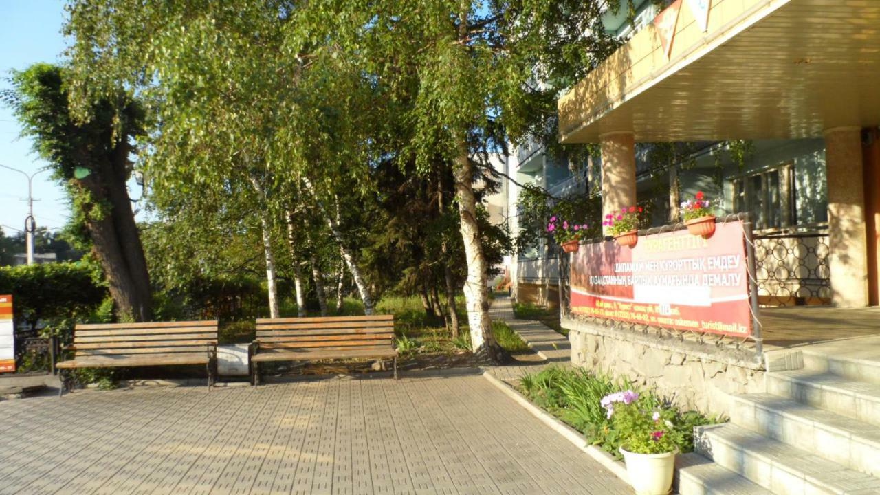 Tourist Hotel Ustʼ-Kamenogorsk Exteriér fotografie